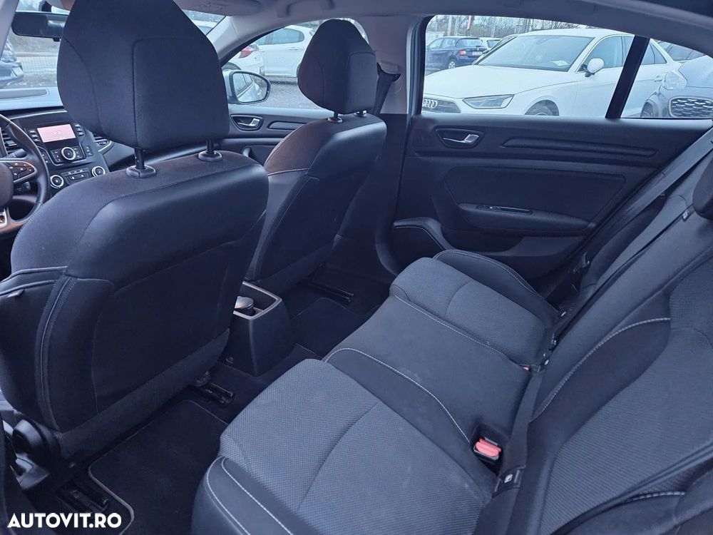 Renault Megane TCE 114 GPF Life - 6