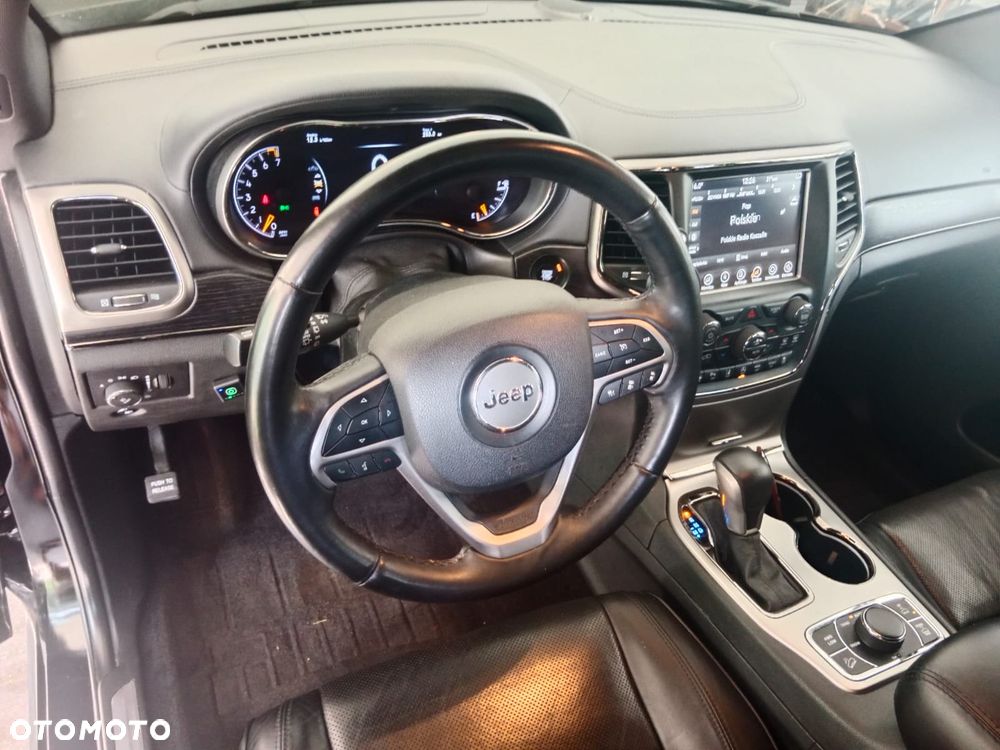 Jeep Grand Cherokee - 28
