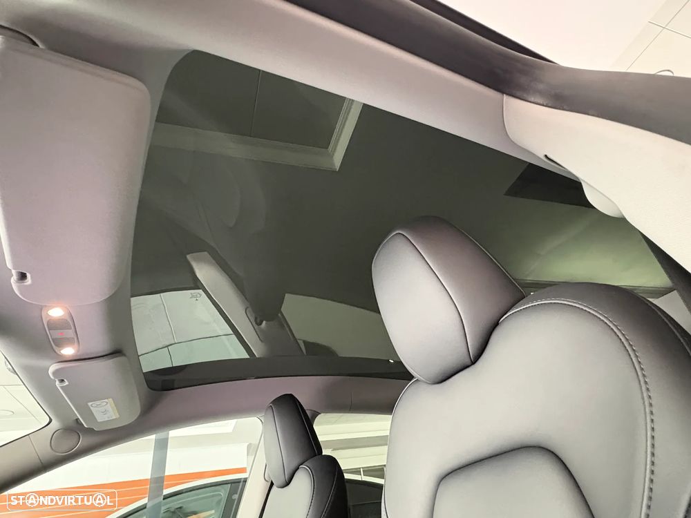 Tesla Model Y RWD - 16