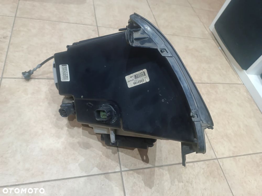LAMPA Xenon PRAWA przód PRZÓD przednia CADILLAC  STS 25754008 - 3