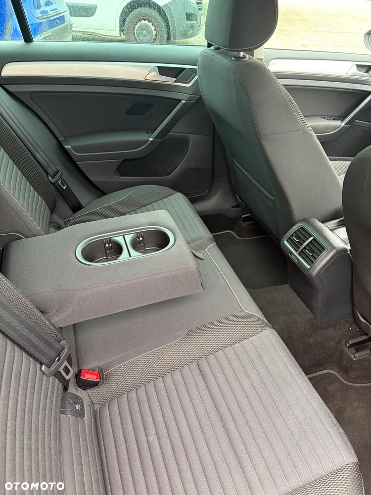 Volkswagen Golf - 16