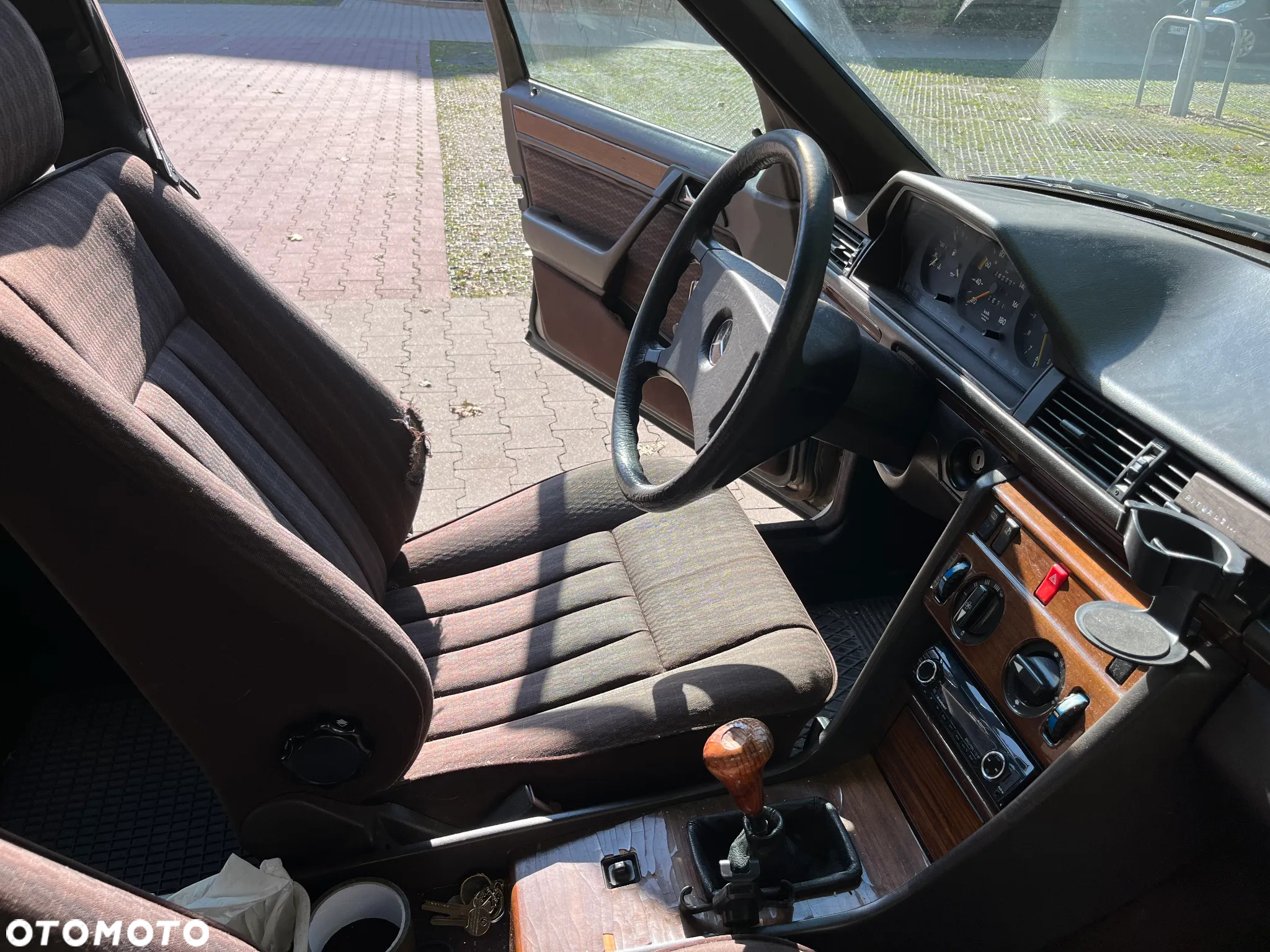 Mercedes-Benz W124 (1984-1993) - 11