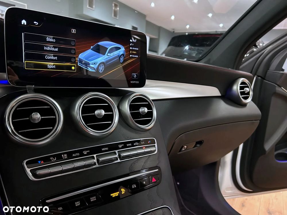 Mercedes-Benz GLC - 24