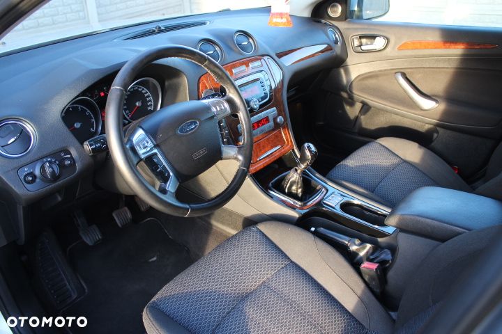 Ford Mondeo 2.0 Ghia X100 / X - 11