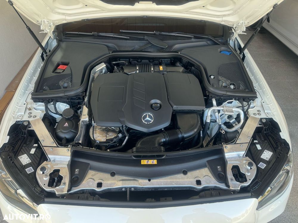 Mercedes-Benz E 220 d 4Matic T 9G-TRONIC AMG Line - 22
