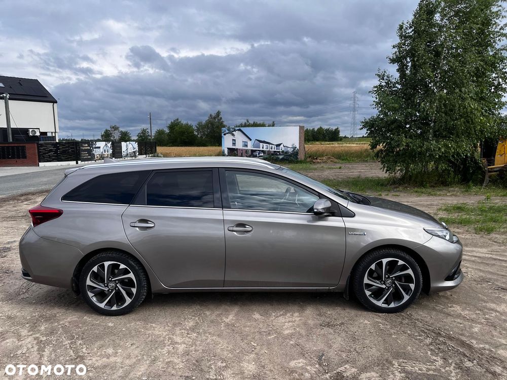 Toyota Auris Hybrid 135 Premium - 4
