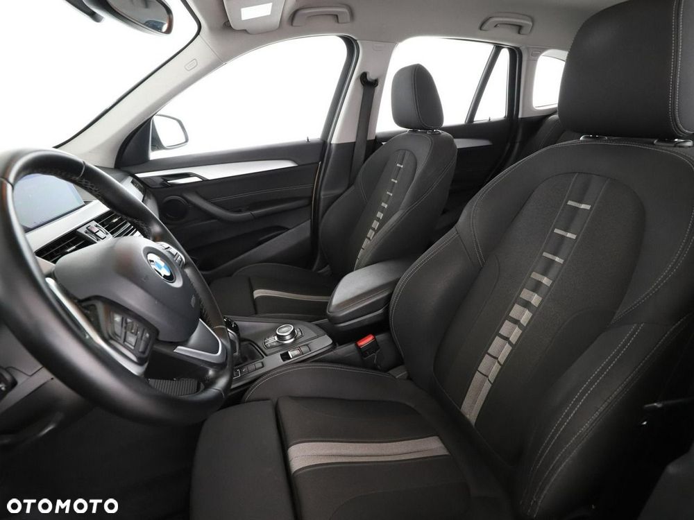 BMW X1 sDrive16d - 14