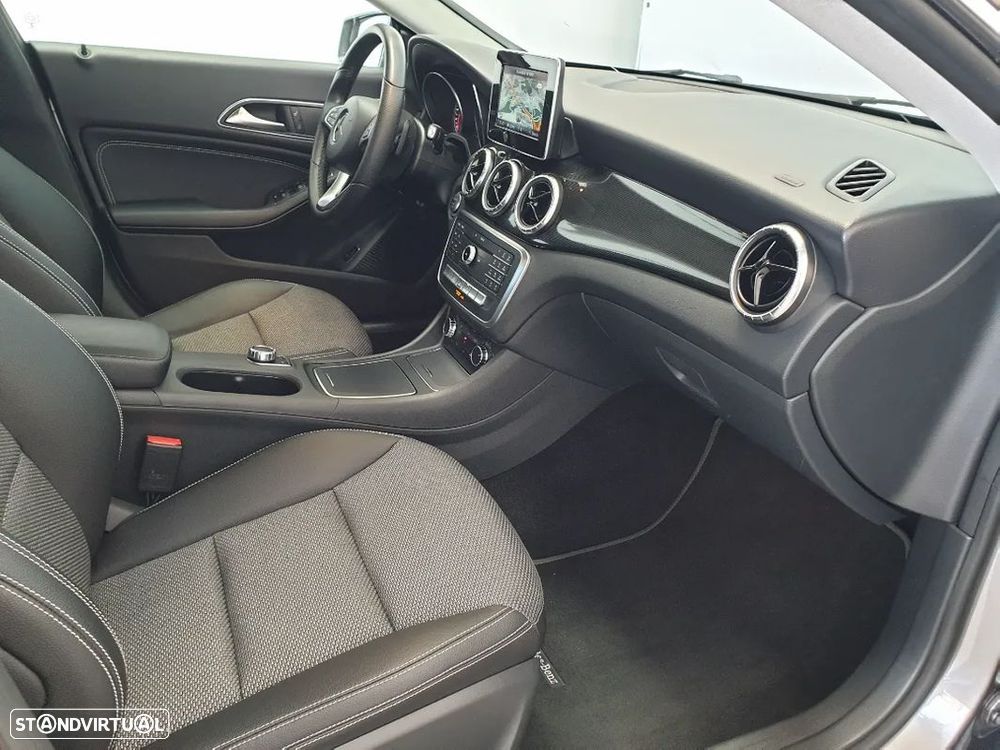 Mercedes-Benz CLA 180 - 17