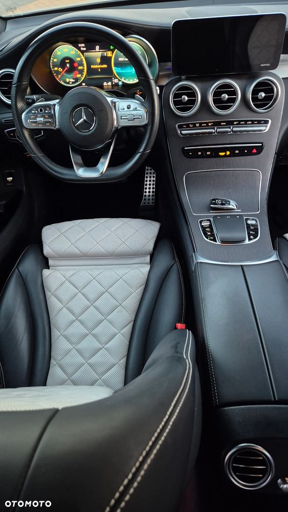 Mercedes-Benz GLC 300 d 4Matic 9G-TRONIC AMG Line - 24