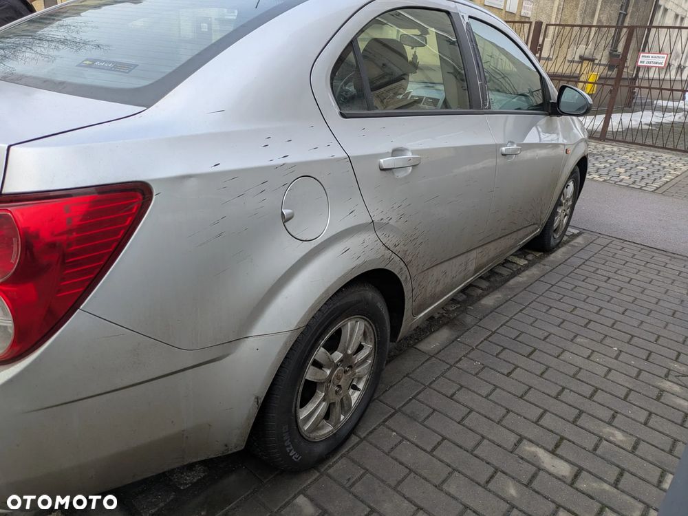 Chevrolet Aveo 1.4 16V LT - 11