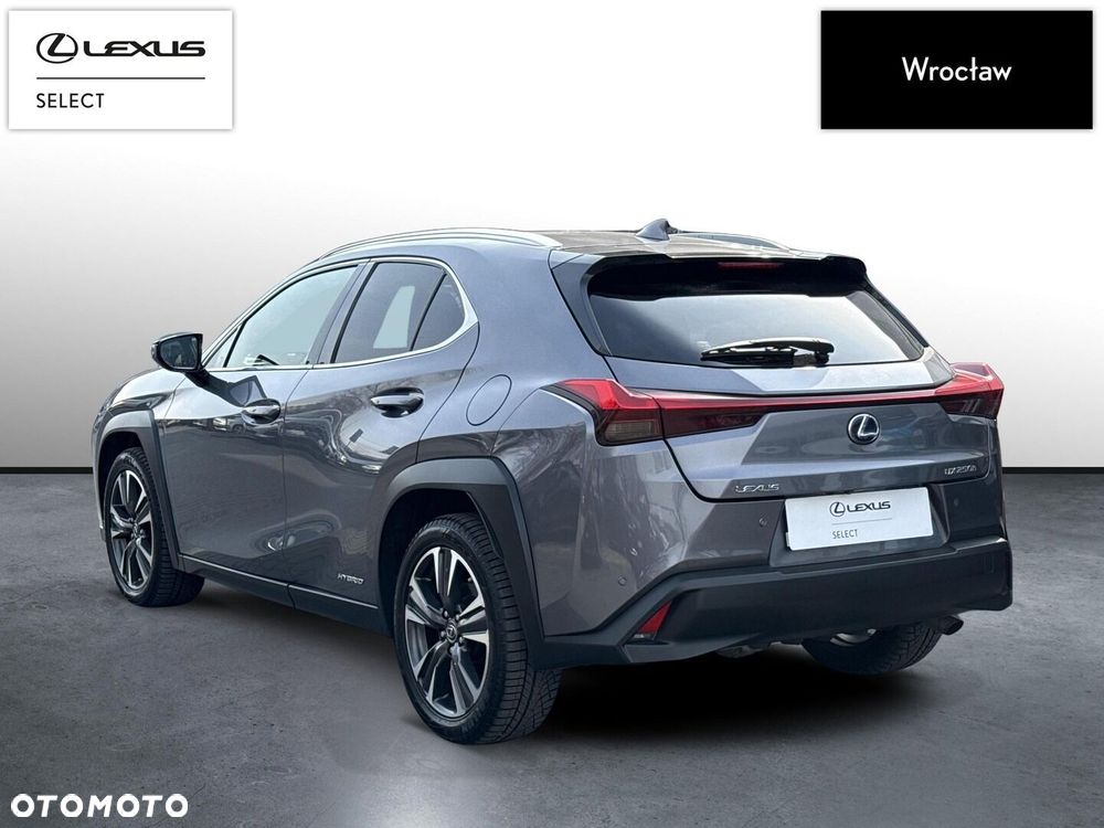 Lexus UX - 4