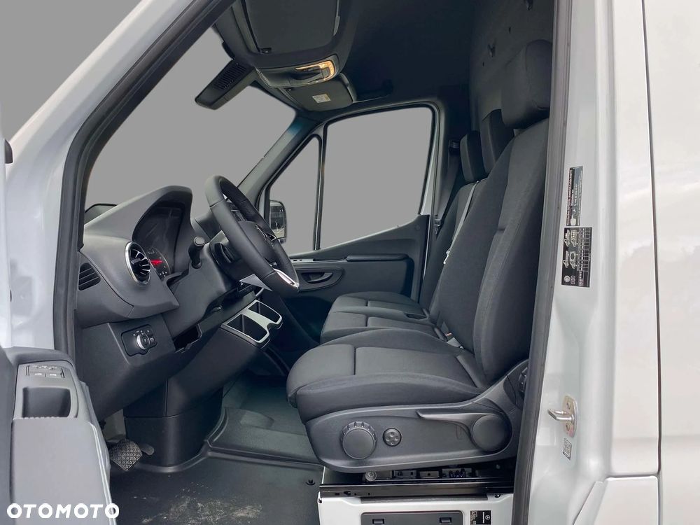 Mercedes-Benz Sprinter - 10