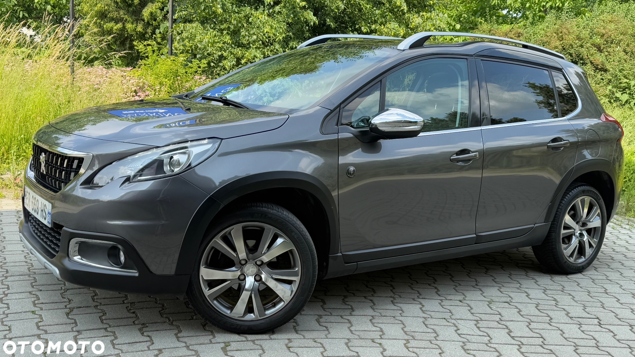 Peugeot 2008 1.6 BlueHDi Allure S&S - 10