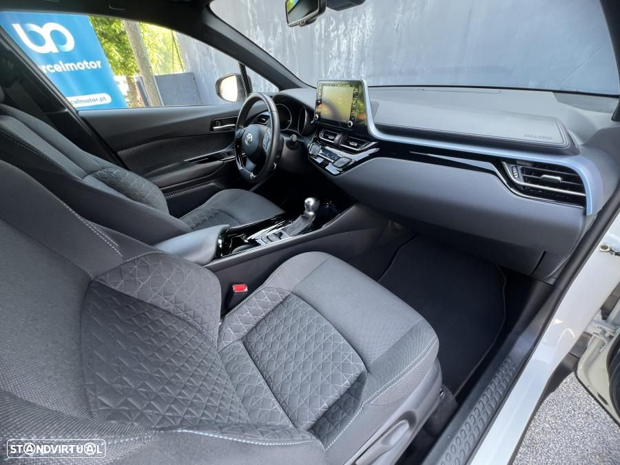 Toyota C-HR 2.0 Hybrid Square Collection - 21
