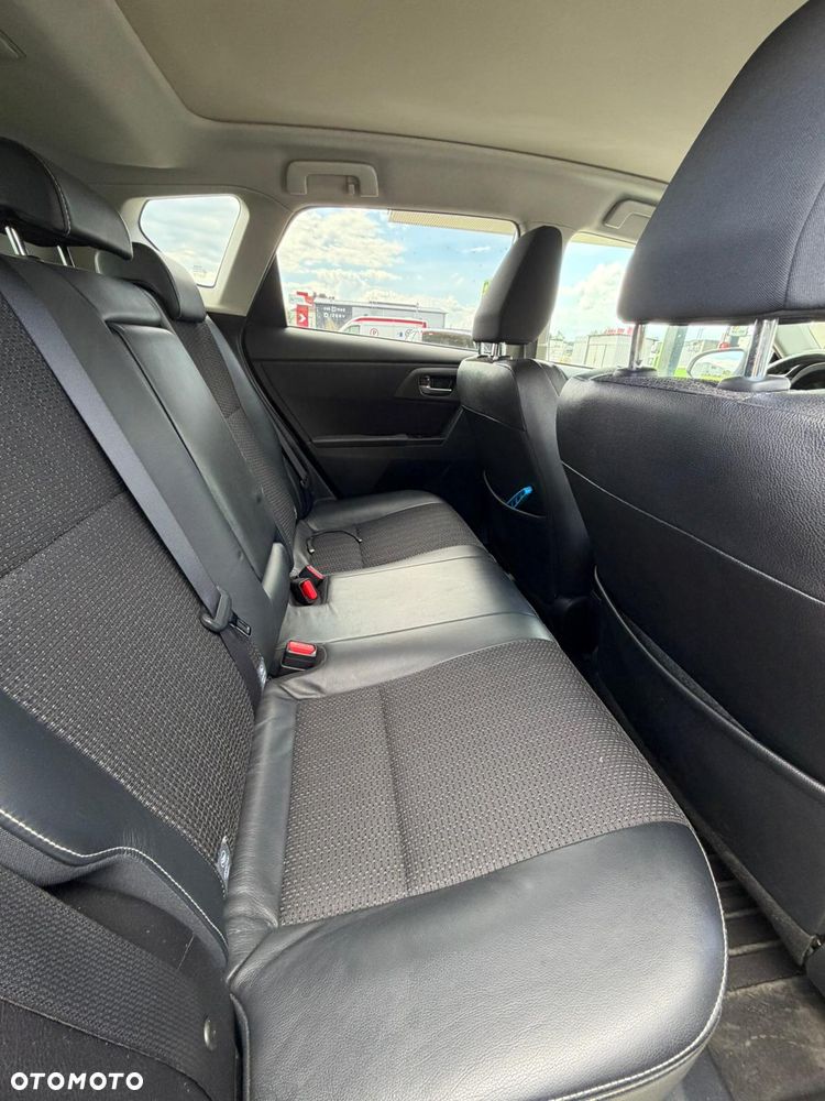 Toyota Auris 1.8 HSD Sol - 11