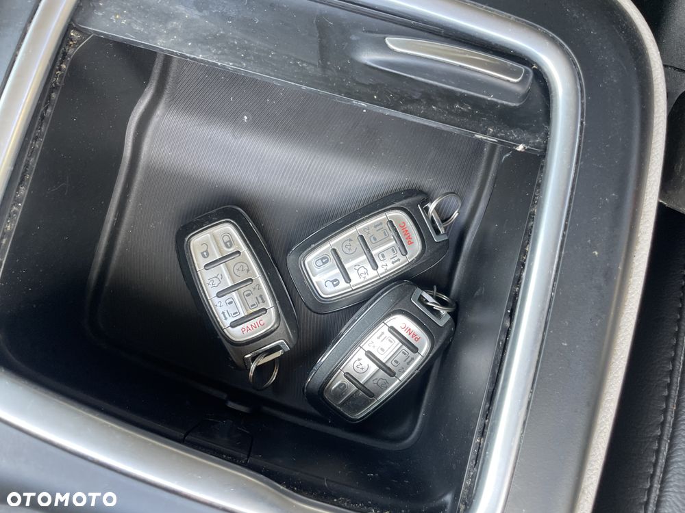 Chrysler Pacifica - 35