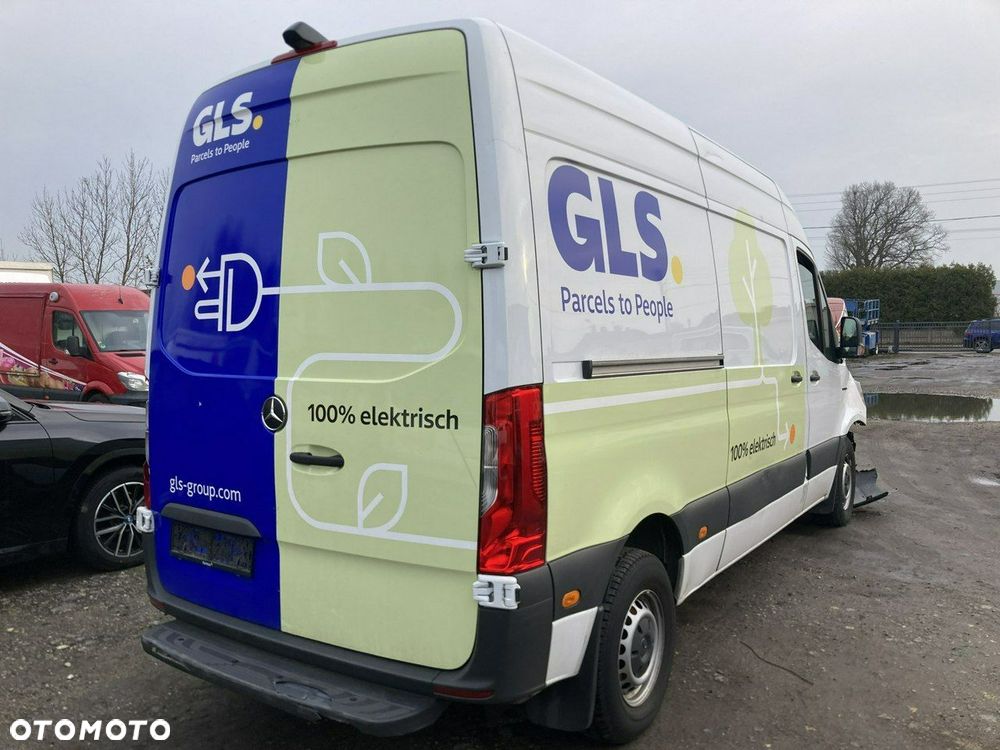 Mercedes-Benz Sprinter - 4