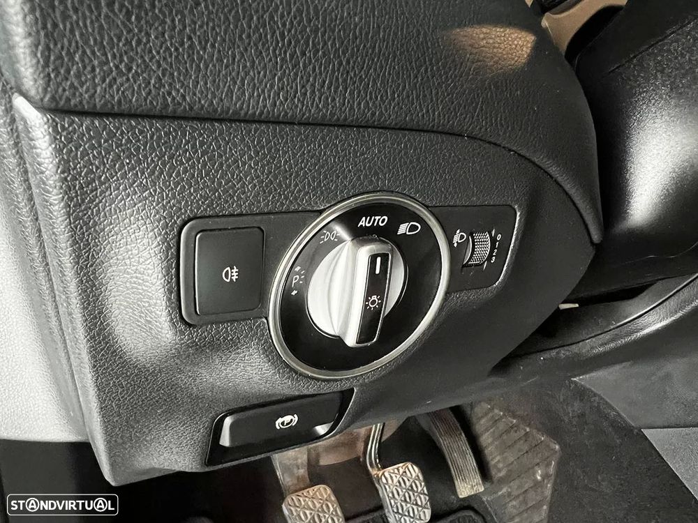 Mercedes-Benz CLA 180 d Shooting Brake - 22