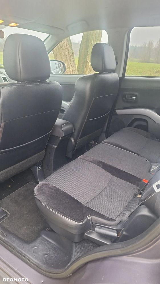 Mitsubishi Outlander 2.0 Intense + 2WD CVT - 13