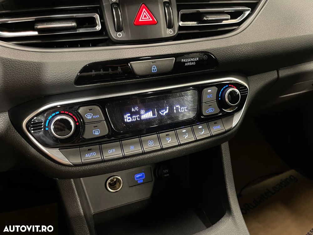 Hyundai i30 1.5 110CP M/T Highway - 16