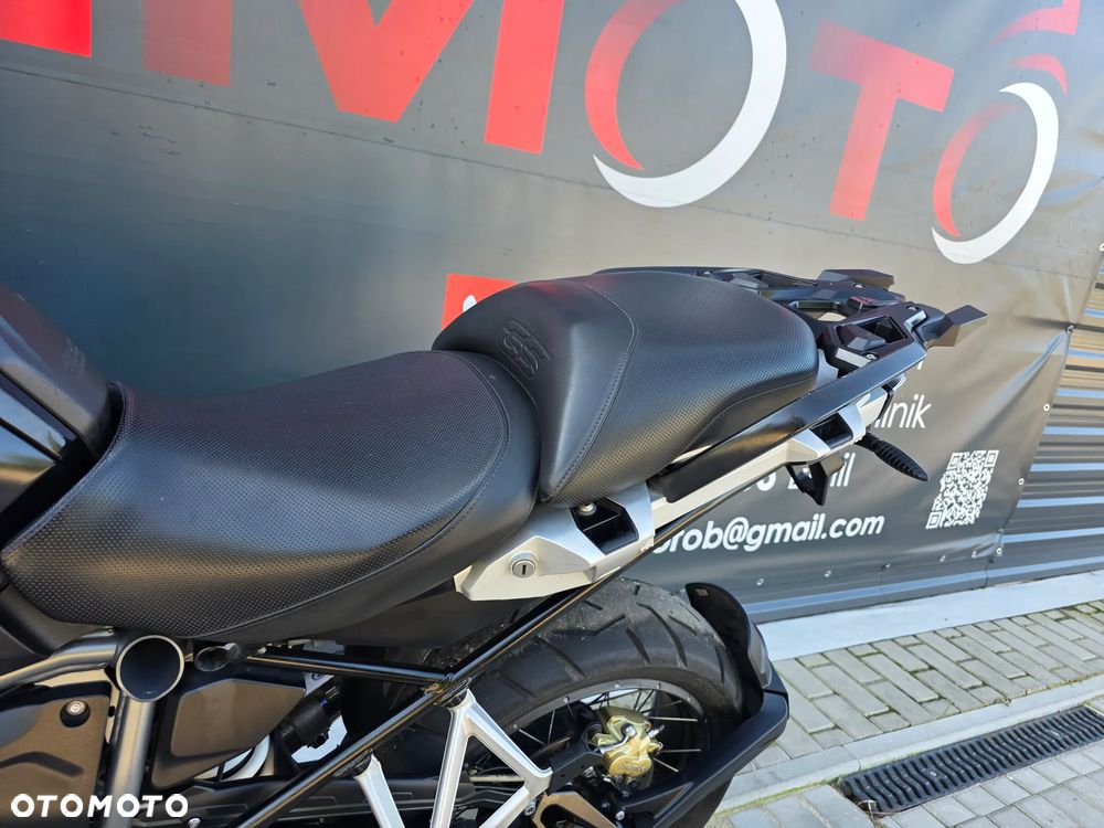 BMW R - 8