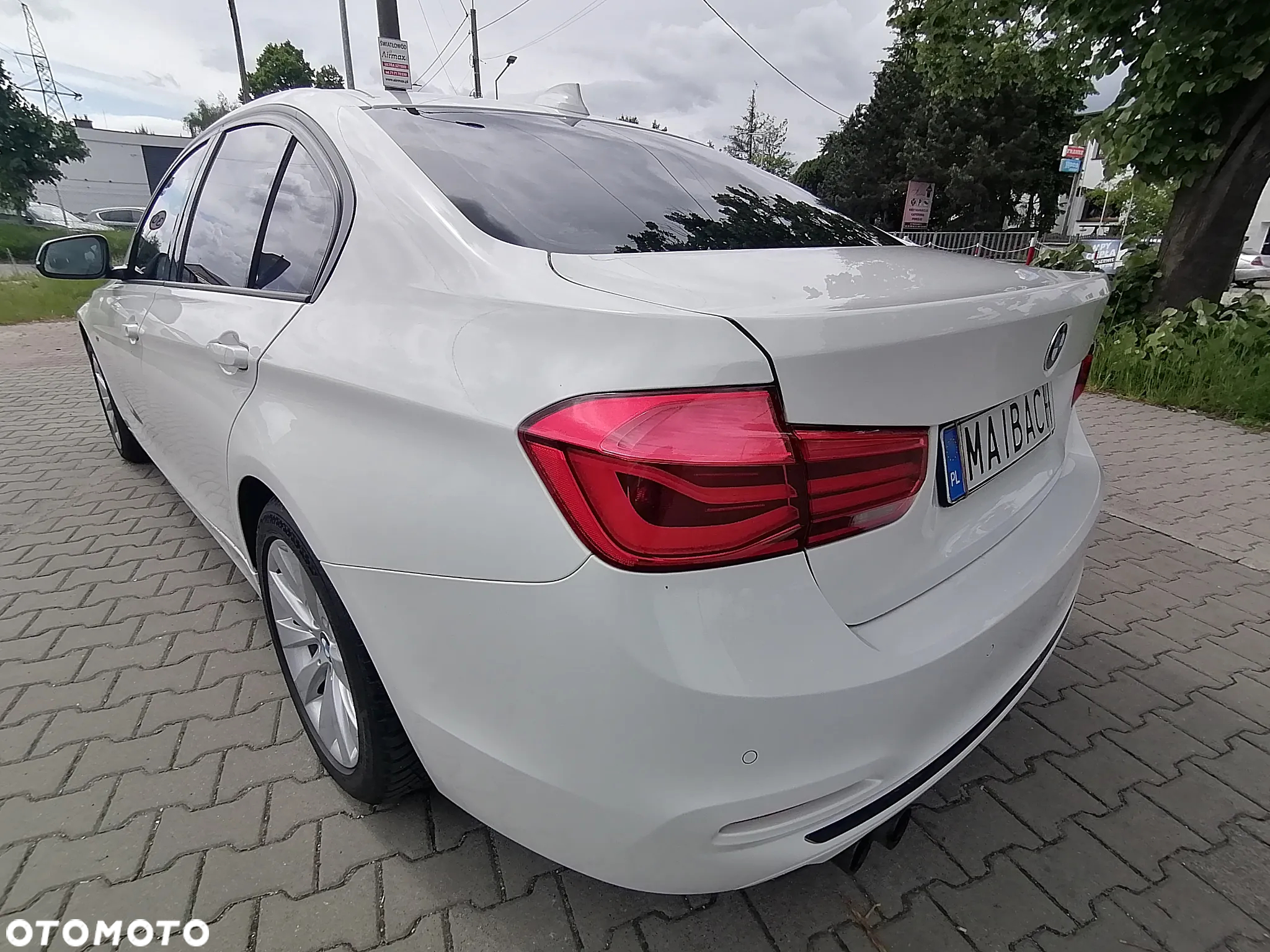 BMW Seria 3 320i Advantage sport - 11