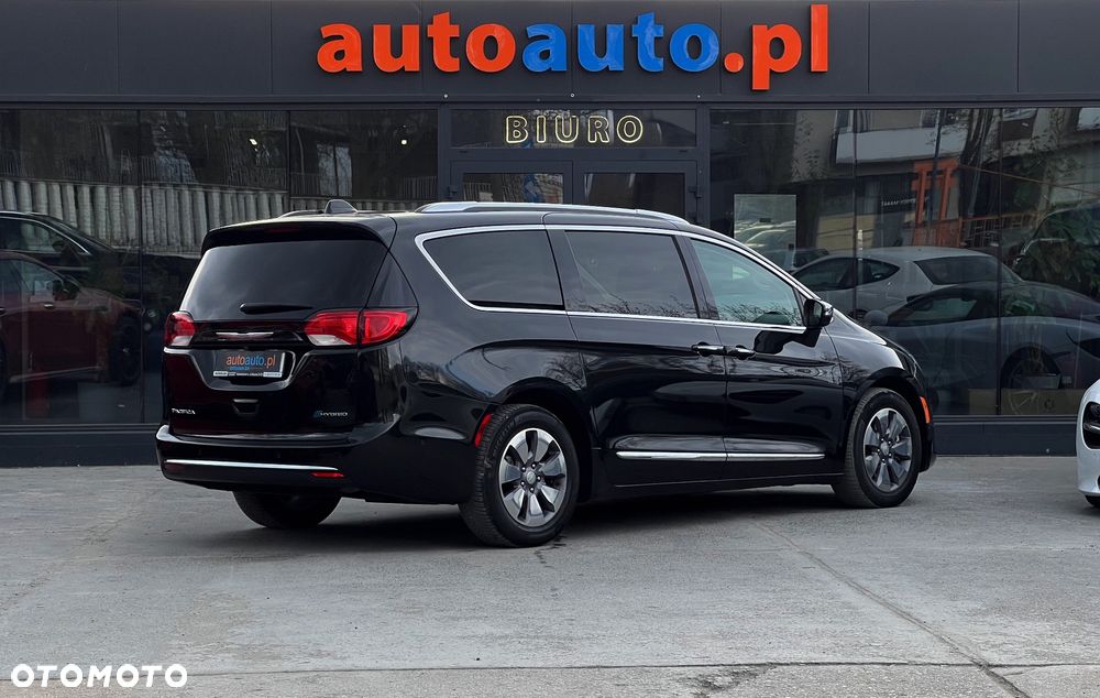 Chrysler Pacifica - 20
