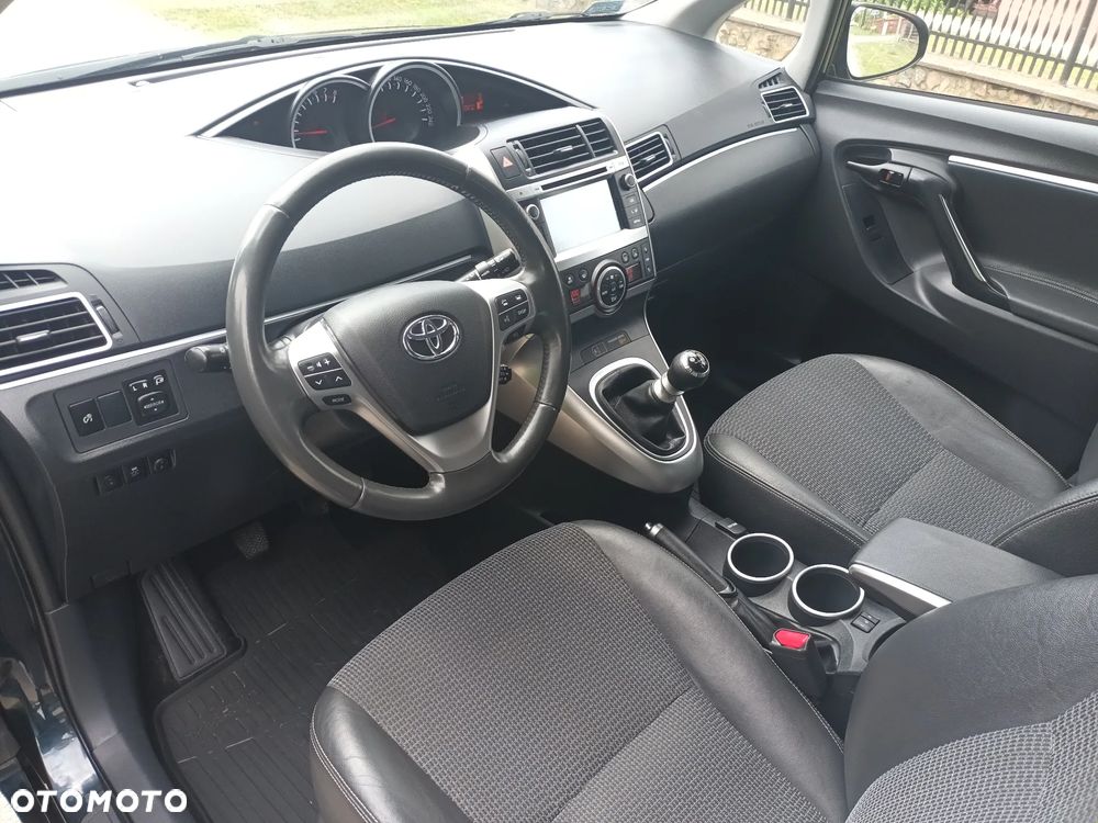 Toyota Verso 1.8 Prestige 7os EU6 - 10