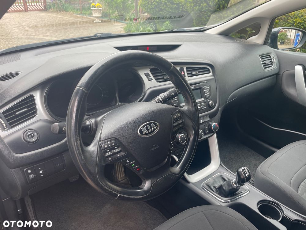 Kia Ceed 1.6 CRDi 115 ISG Vision - 33