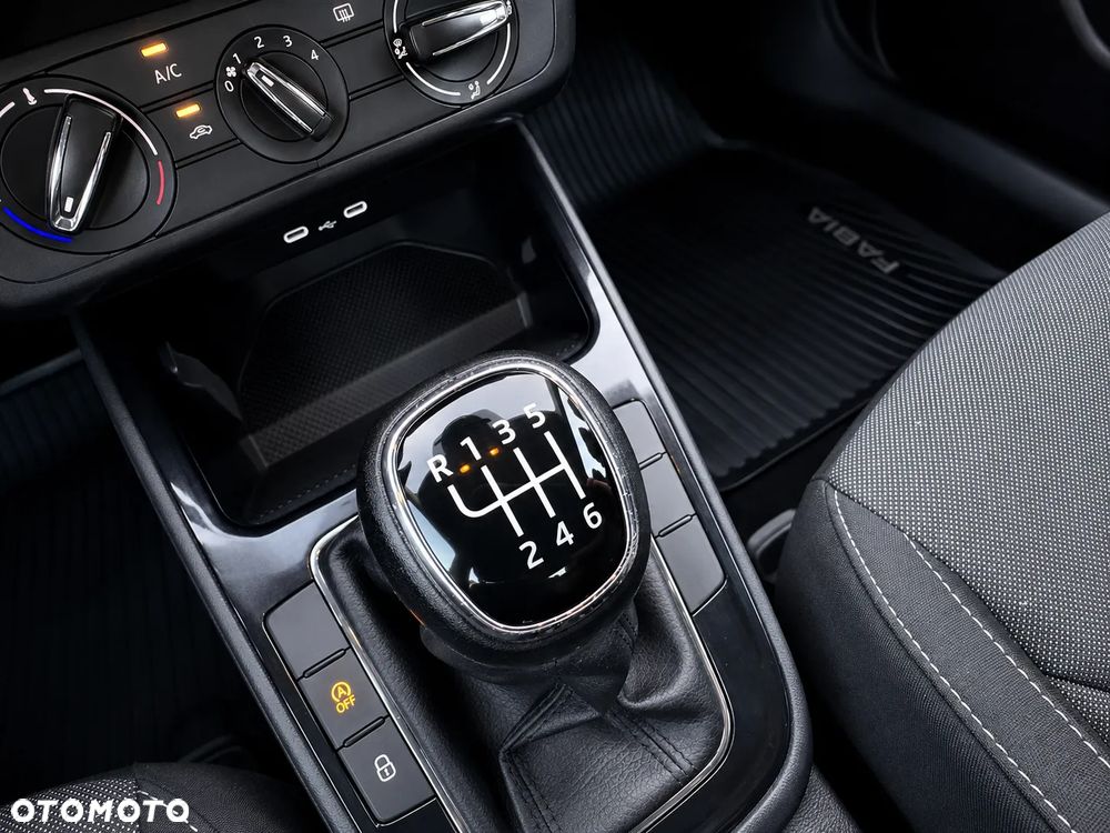 Skoda Fabia 1.0 TSI Ambition - 19