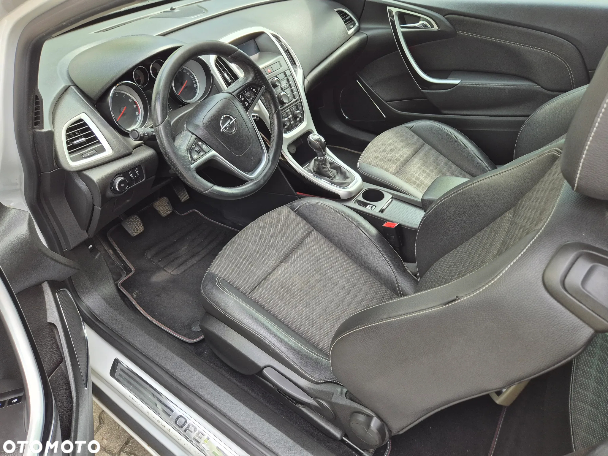 Opel Astra IV GTC 1.4 T Sport - 8