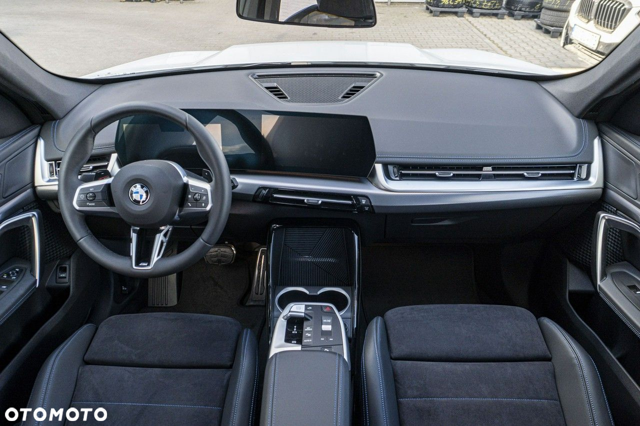 BMW X1 sDrive18i - 12