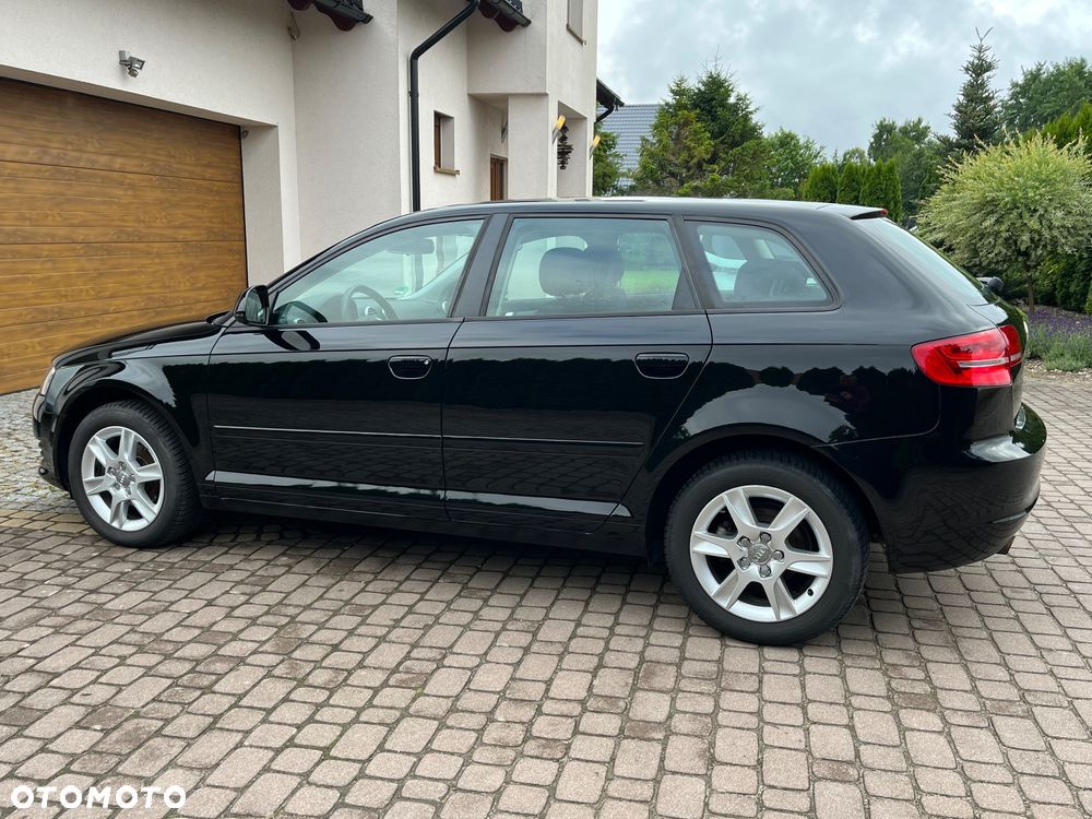 Audi A3 Sportback 1.6 Ambiente - 9