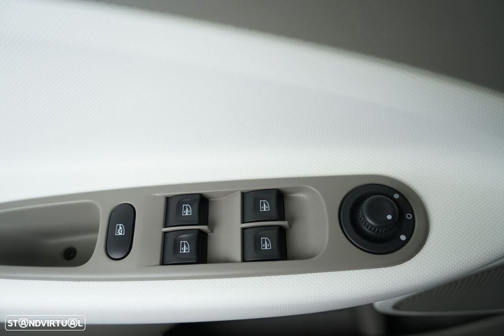 Renault Zoe (c/ Bateria) 41 kwh Life - 18