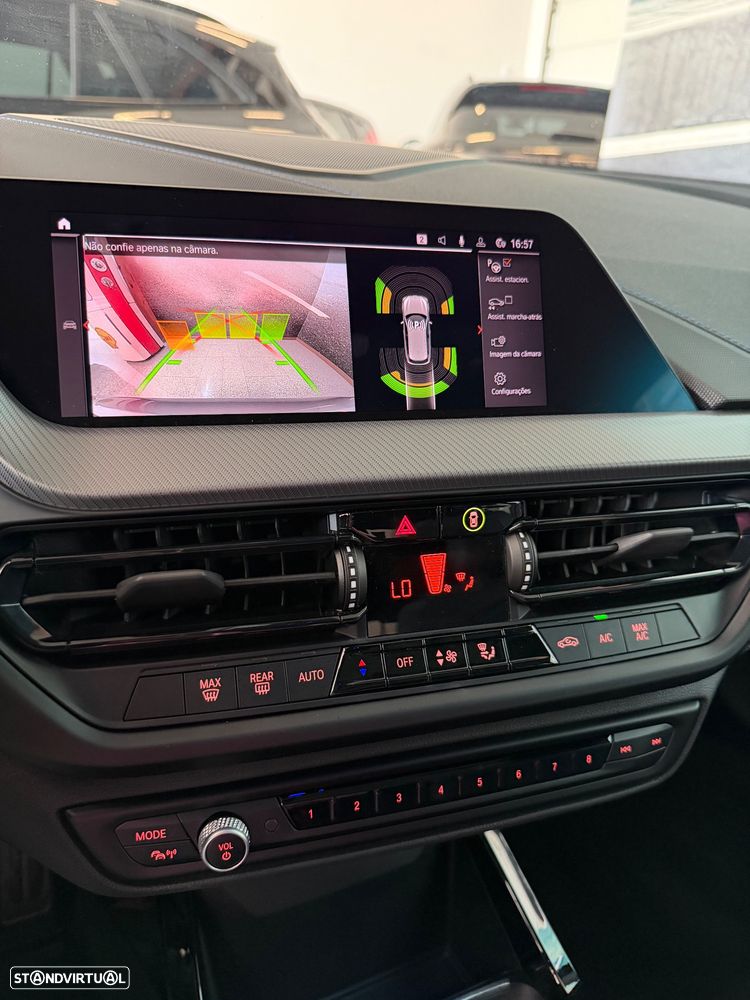BMW 116 d Pack Desportivo M Auto - 27