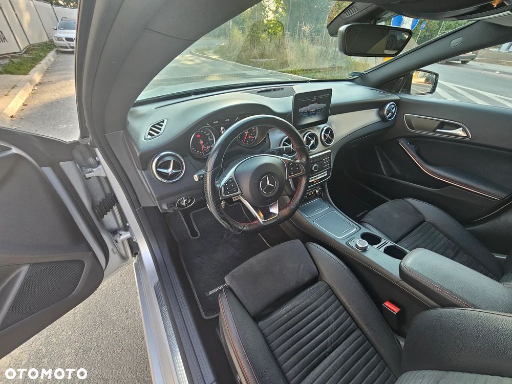 Mercedes-Benz CLA 220 4-Matic AMG Line - 16