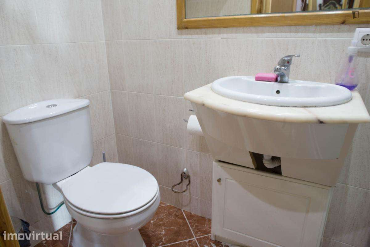 Quarto - localizado em Campanhã Porto - Grande imagem: 4/15