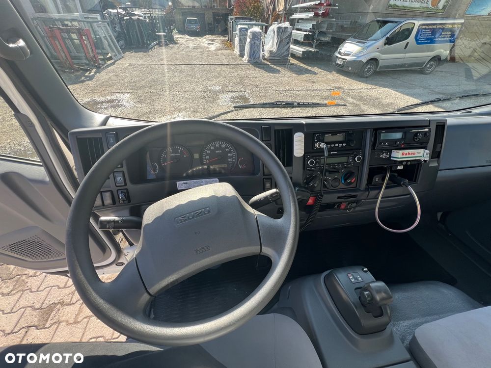 Isuzu P75 3.0 - 11