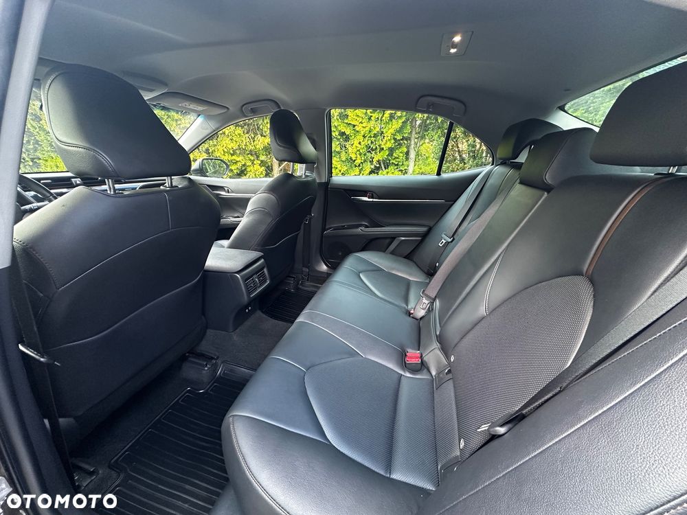 Toyota Camry 2.5 Hybrid Executive CVT - 10