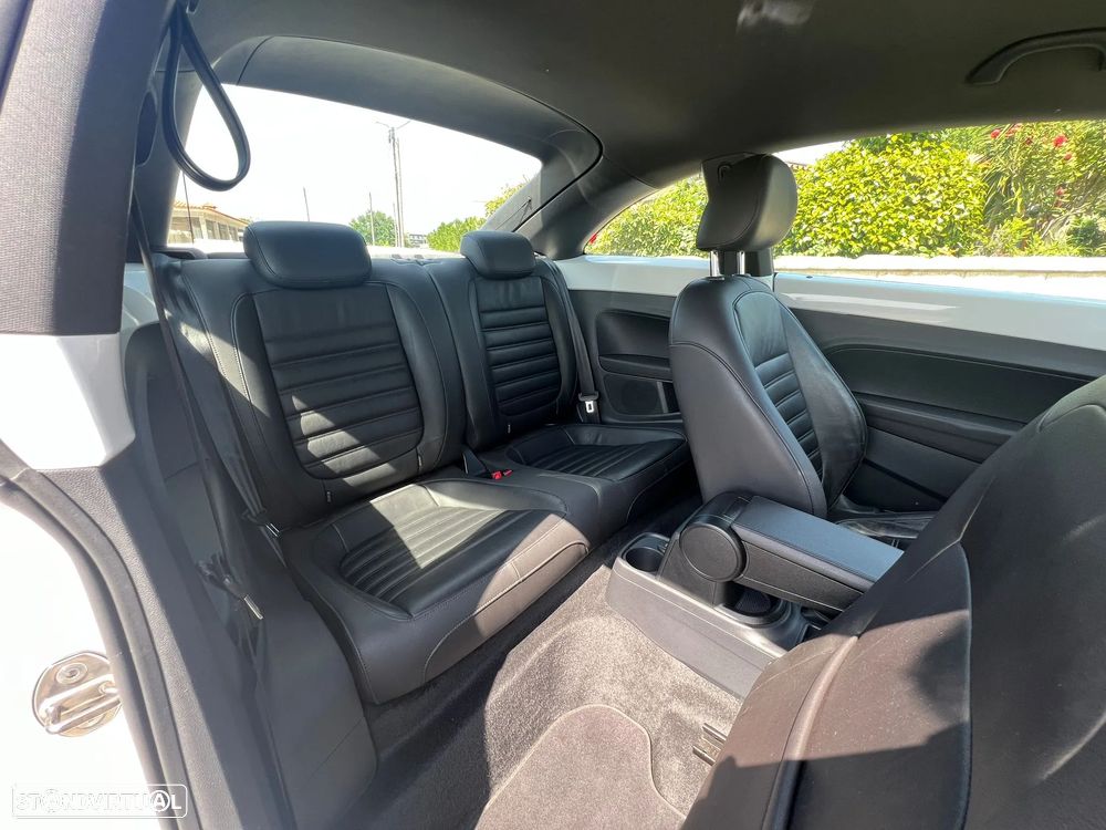 VW New Beetle 1.6 TDI DPF Blue Motion Technologie Design - 11