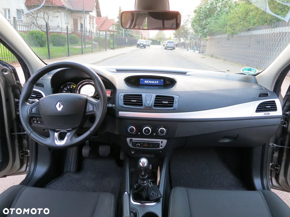 Renault Megane ENERGY TCe 115 Start & Stop Paris Business - 14