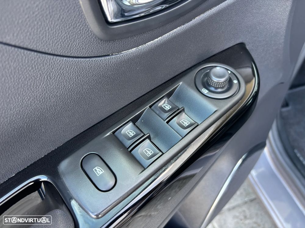 Renault Captur 1.5 dCi Exclusive - 18