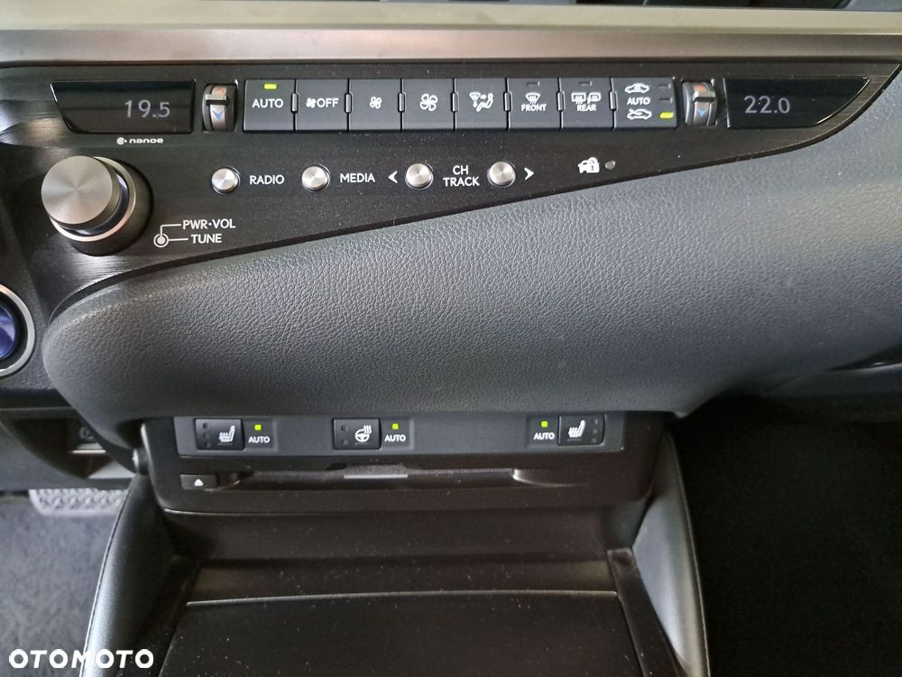 Lexus ES - 29