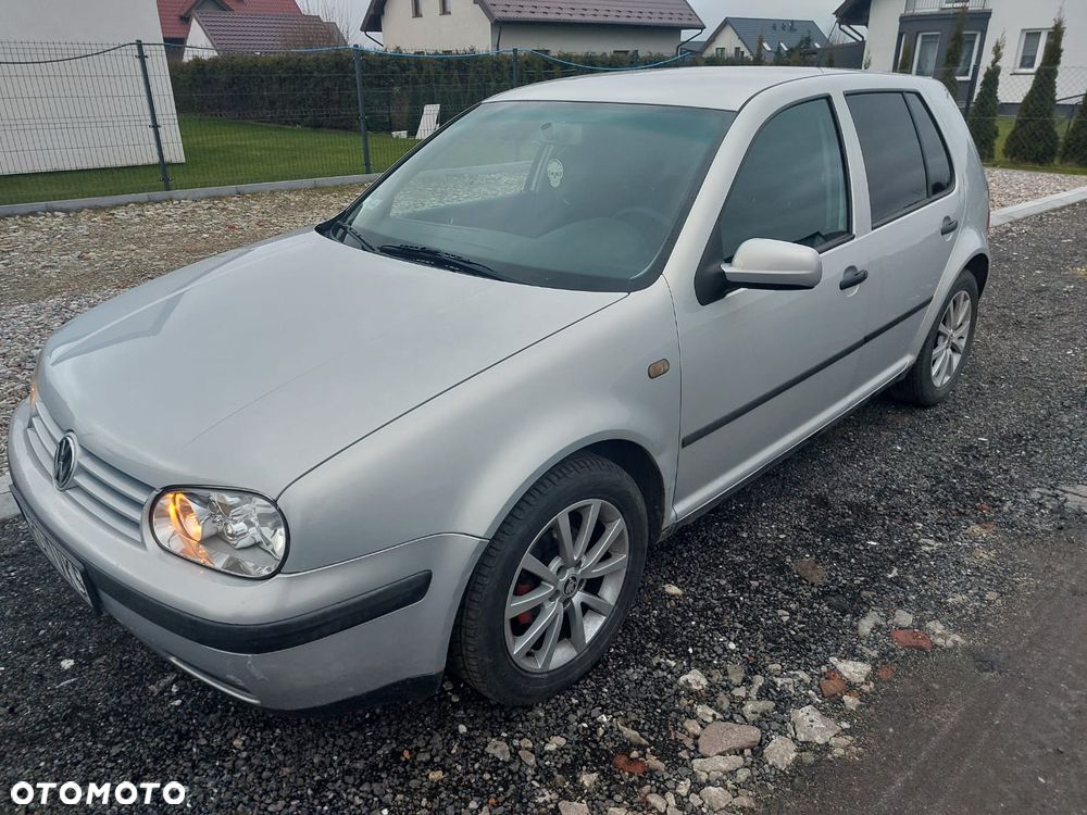 Volkswagen Golf 1.6 - 1