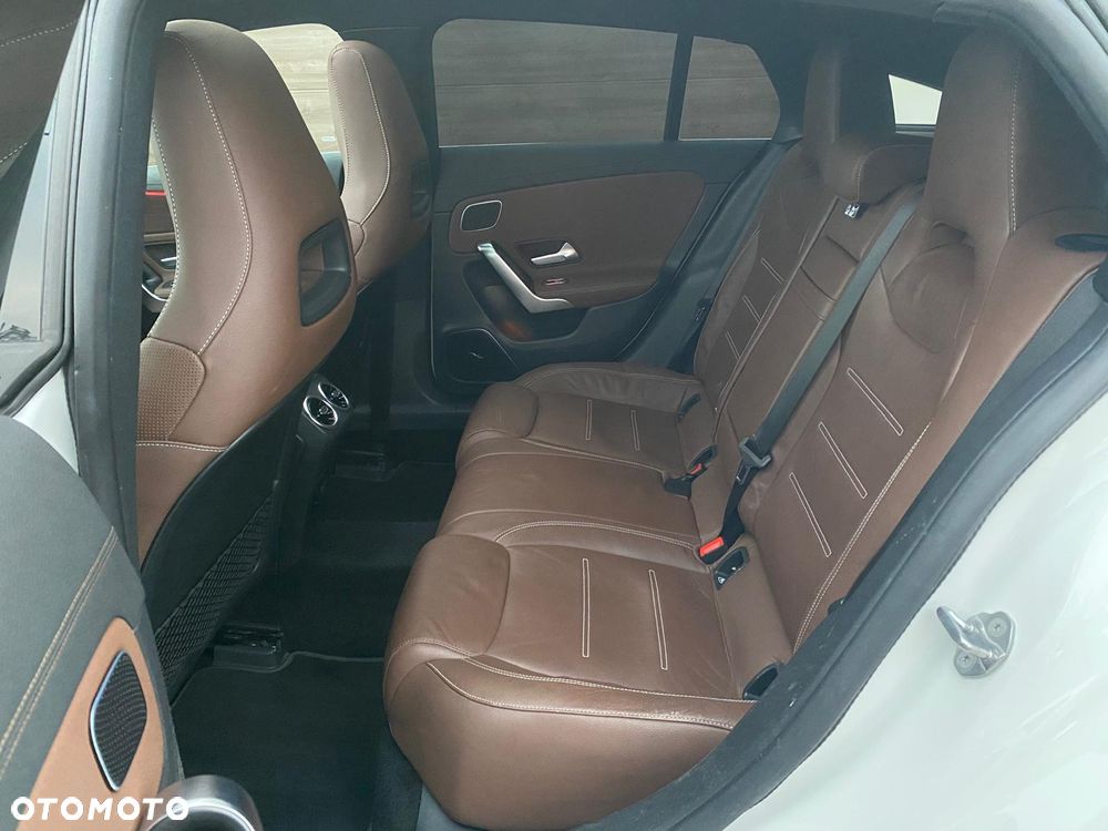 Mercedes-Benz CLA 220 d 4-Matic AMG Line 8G-DCT - 30