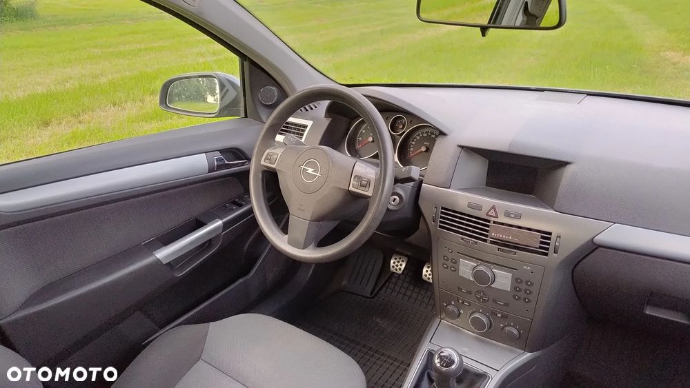 Opel Astra 1.6 Caravan Enjoy - 25