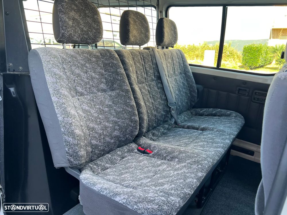 Toyota HiAce 2.5 D-4D Curto Luxo 2.6T - 15