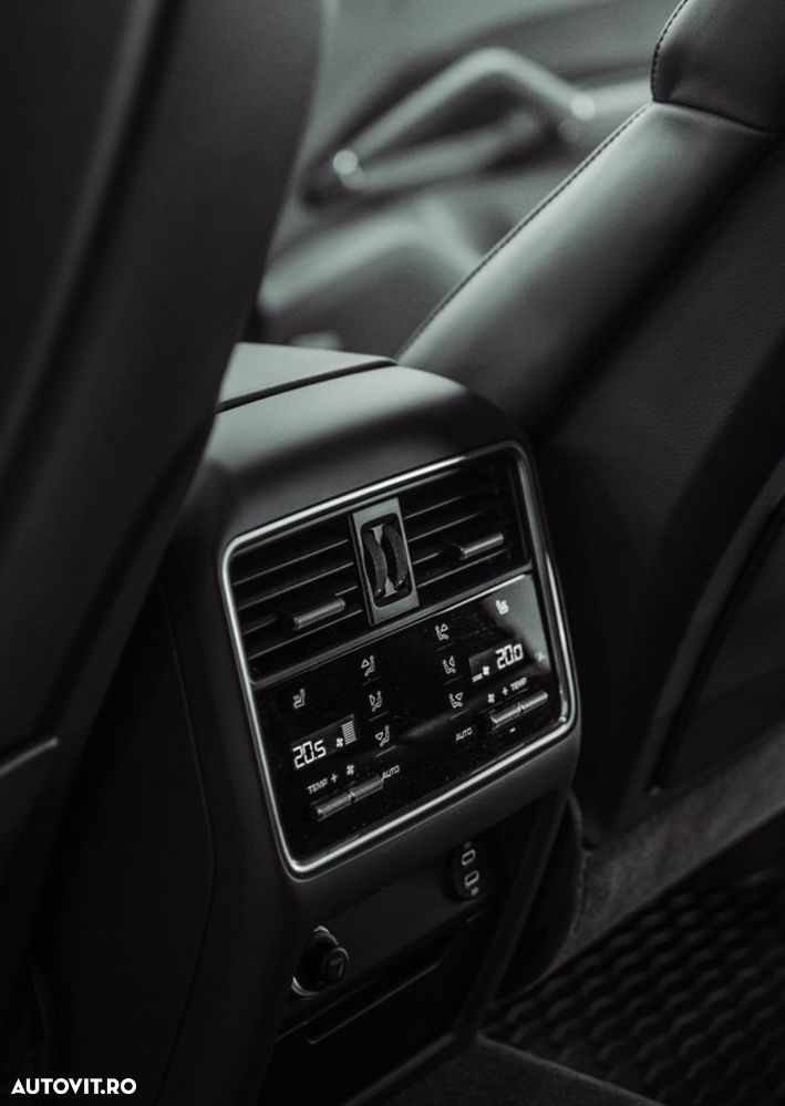 Porsche Cayenne Coupe Standard - 9