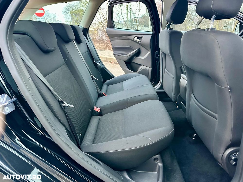 Ford Focus 1.5 EcoBlue Start-Stopp-System TITANIUM - 24