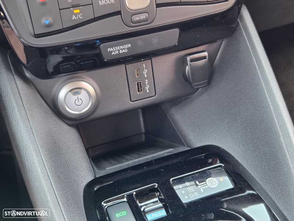 Nissan Leaf N-Connecta Two Tone - 28